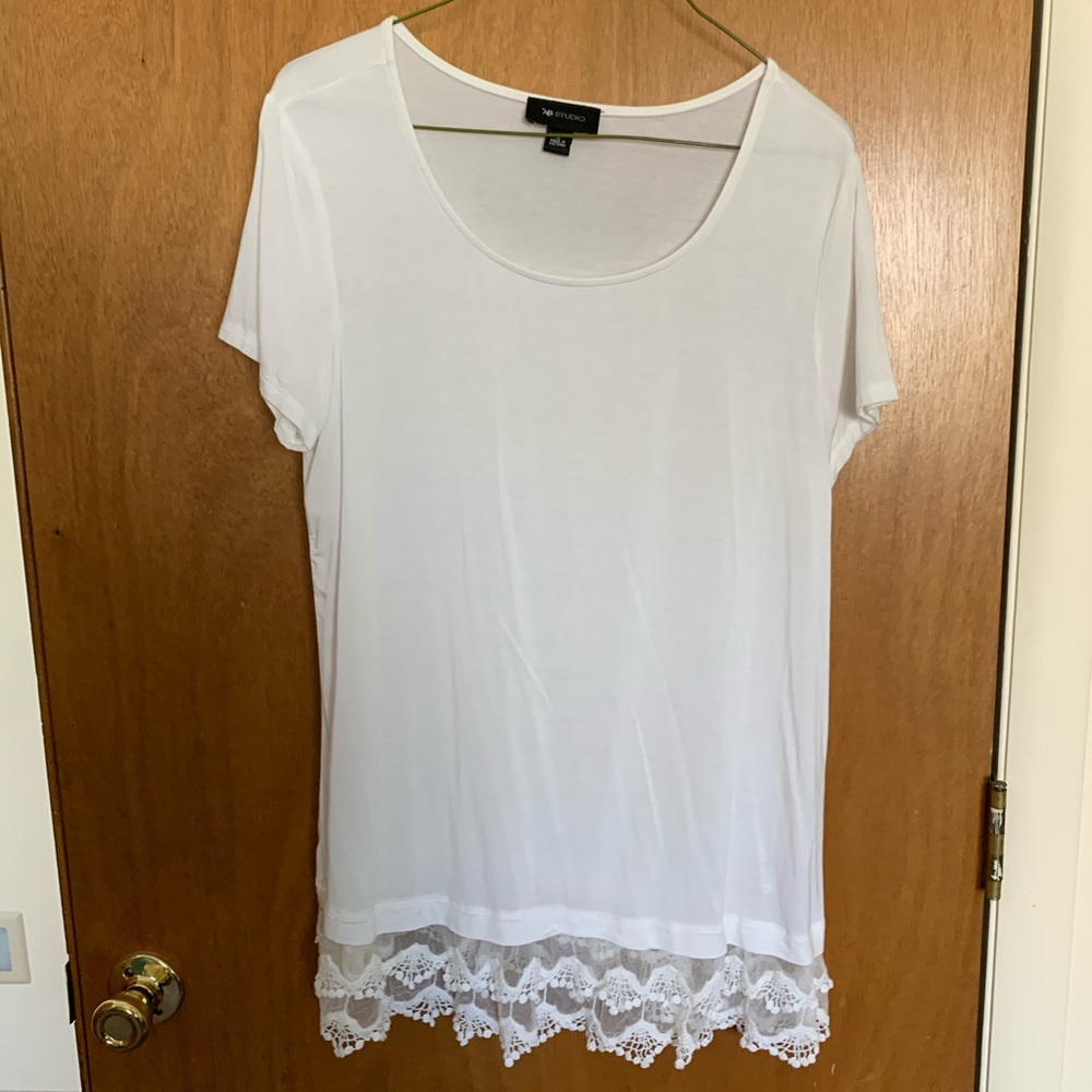 White lace detail tee